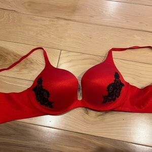 Victoria’s Secret push up bra, size 36B, red with black lace